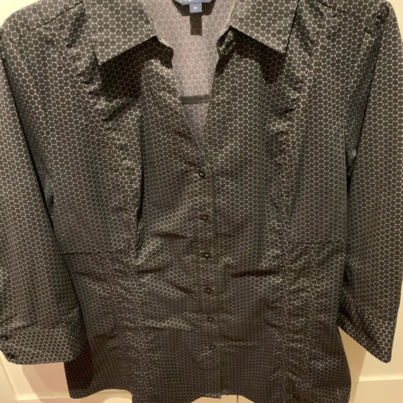 Women’s Size 13 Blouse fit me as both a size 12 & 14 - Picture 1 of 4